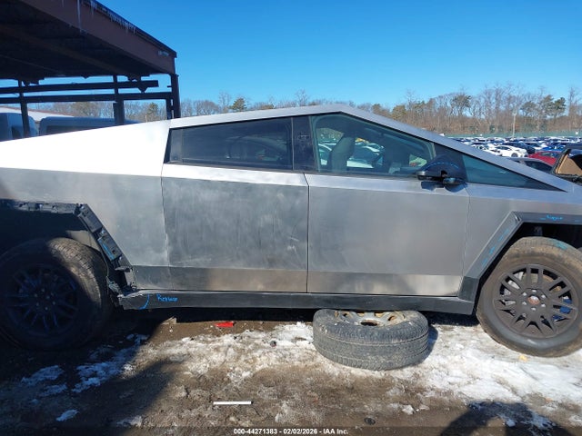 Продажа на аукционе авто 2024 Tesla Cybertruck All-wheel Drive, vin: 7G2CEHED2RA047919, номер лота: 44271383