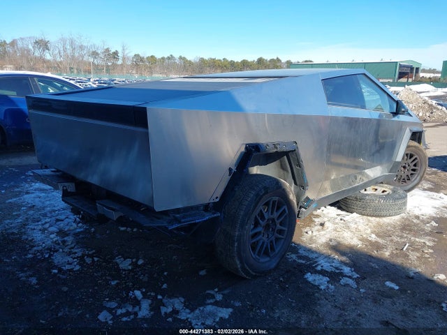 Продажа на аукционе авто 2024 Tesla Cybertruck All-wheel Drive, vin: 7G2CEHED2RA047919, номер лота: 44271383