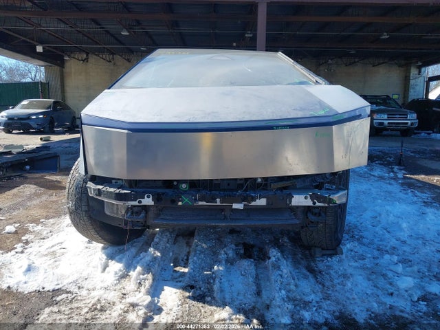 Продажа на аукционе авто 2024 Tesla Cybertruck All-wheel Drive, vin: 7G2CEHED2RA047919, номер лота: 44271383