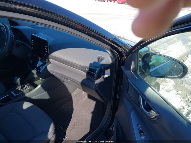 2022 HYUNDAI IONIQ HYBRID KMHC85LC4NU269638 Photo 4