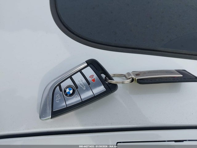 2018 BMW 530I WBAJA5C58JWA38824 Photo 10