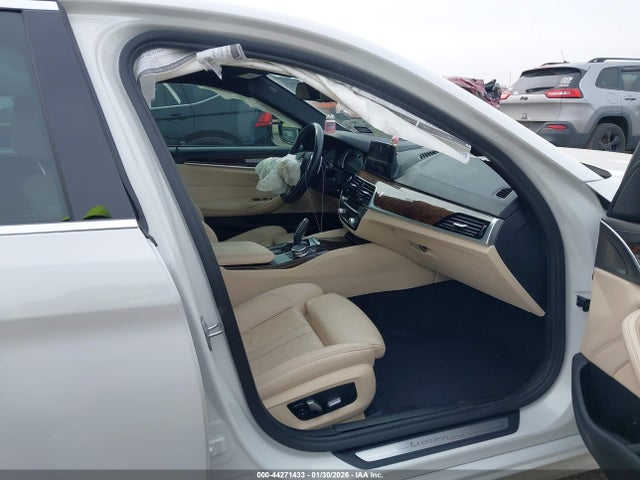 2018 BMW 530I WBAJA5C58JWA38824 Photo 4