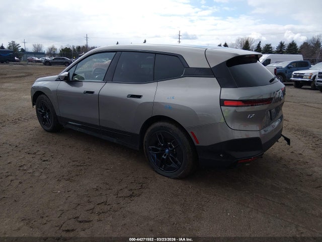 2024 BMW IX WB523CF09RCN71549 Photo 2
