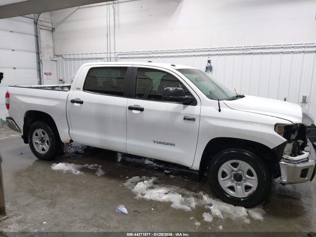 5TFDY5F18GX496240 Toyota Tundra Sr5 5.7l V8
