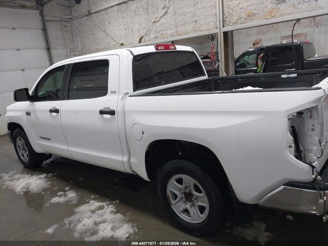 5TFDY5F18GX496240 Toyota Tundra Sr5 5.7l V8