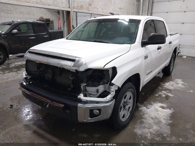 5TFDY5F18GX496240 Toyota Tundra Sr5 5.7l V8