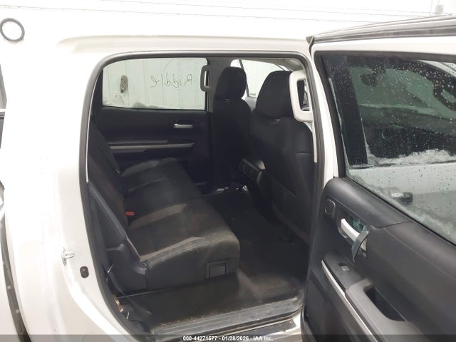 5TFDY5F18GX496240 Toyota Tundra Sr5 5.7l V8