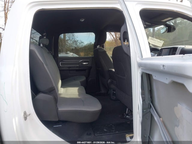 44271601 :رقم المزاد ، 3C6UR5DJ0PG633196 vin ، 2023 Ram 2500 Big Horn  4x4 6'4 Box مزاد بيع