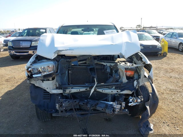 5TFRX5GN0HX100152 Toyota Tacoma Sr