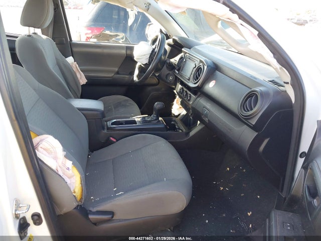 5TFRX5GN0HX100152 Toyota Tacoma Sr