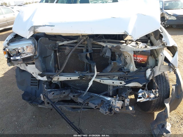 5TFRX5GN0HX100152 Toyota Tacoma Sr