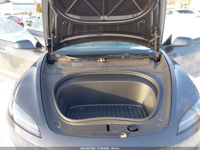 2025 TESLA MODEL 3 5YJ3E1EA3SF023816 Photo 9