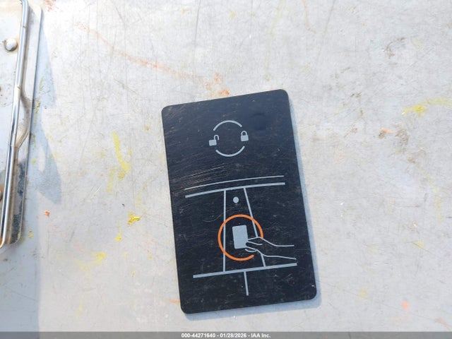 2025 TESLA MODEL 3 5YJ3E1EA3SF023816 Photo 10