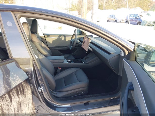 2025 TESLA MODEL 3 5YJ3E1EA3SF023816 Photo 4