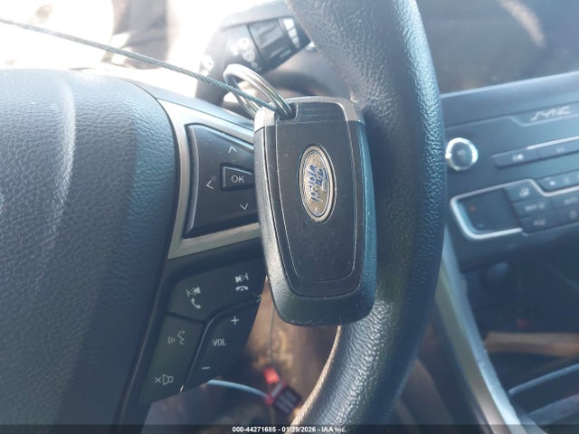 3FA6P0LU6KR182915 Ford Fusion Hybrid Se