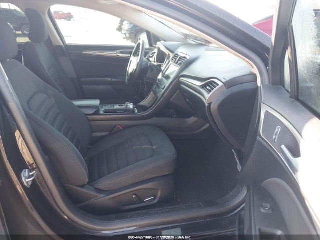 3FA6P0LU6KR182915 Ford Fusion Hybrid Se