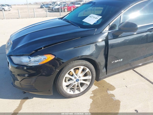3FA6P0LU6KR182915 Ford Fusion Hybrid Se