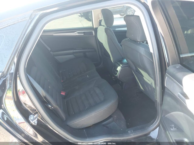 3FA6P0LU6KR182915 Ford Fusion Hybrid Se
