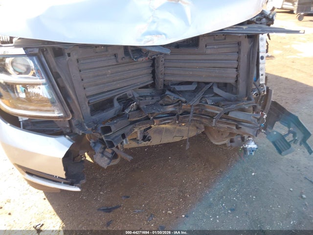 Продаж на аукціоні авто 2019 Chevrolet Suburban Lt, vin: 1GNSKHKC1KR163092, номер лоту: 44271694