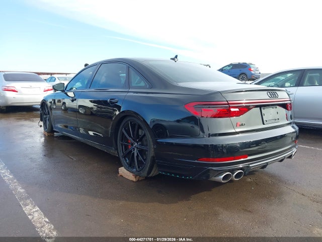 2023 AUDI S8 WAULSAF83PN011563 Photo 2