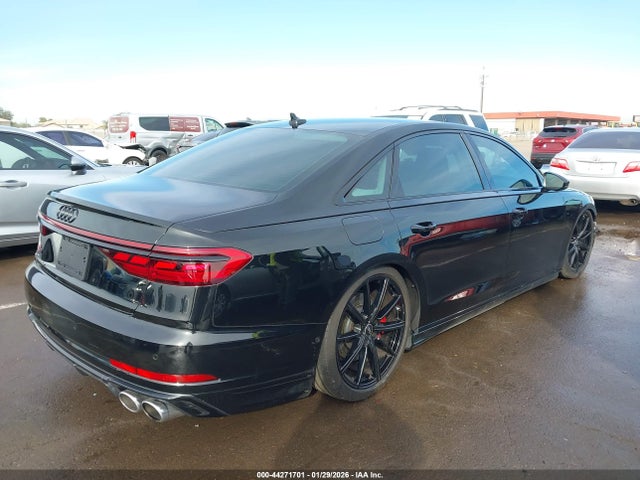 2023 AUDI S8 WAULSAF83PN011563 Photo 3