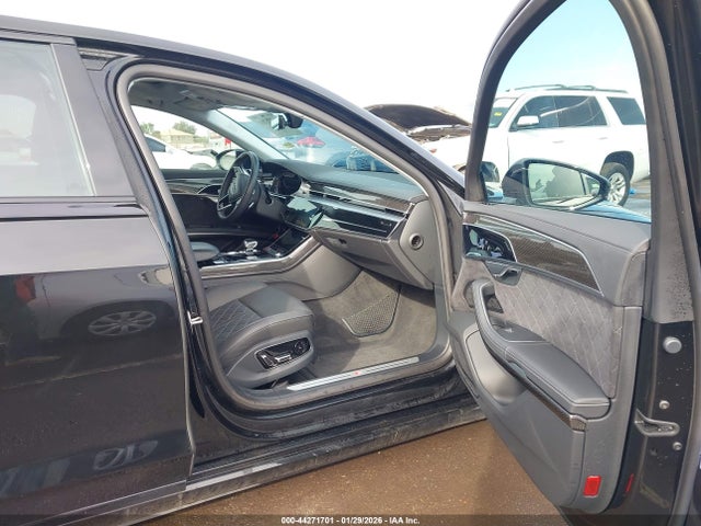 2023 AUDI S8 WAULSAF83PN011563 Photo 4