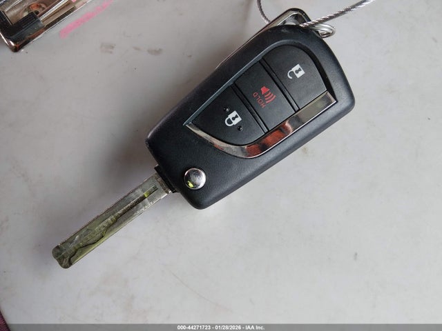 2T3LWRFV1RW238242 Toyota Rav4 Hybrid Le
