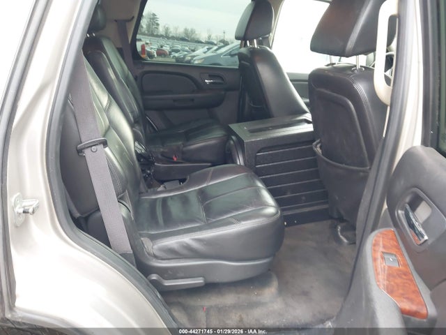 44271745 :رقم المزاد ، 1GNFC13087R146873 vin ، 2007 Chevrolet Tahoe Ltz مزاد بيع