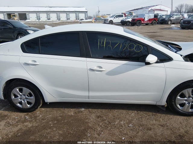 Aukcja sprzedaży 2017 Kia Forte Lx, vin: 3KPFK4A71HE078927, numer aukcji: 44271900