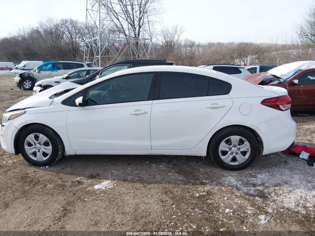 Aukcja sprzedaży 2017 Kia Forte Lx, vin: 3KPFK4A71HE078927, numer aukcji: 44271900