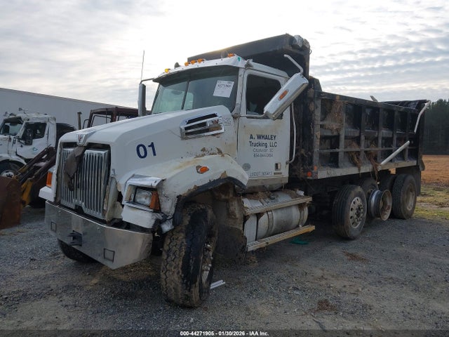 44271905 :رقم المزاد ، 5KKMAVDV9LLLX3220 vin ، 2020 Western Star 4700 Set Forward Axle مزاد بيع