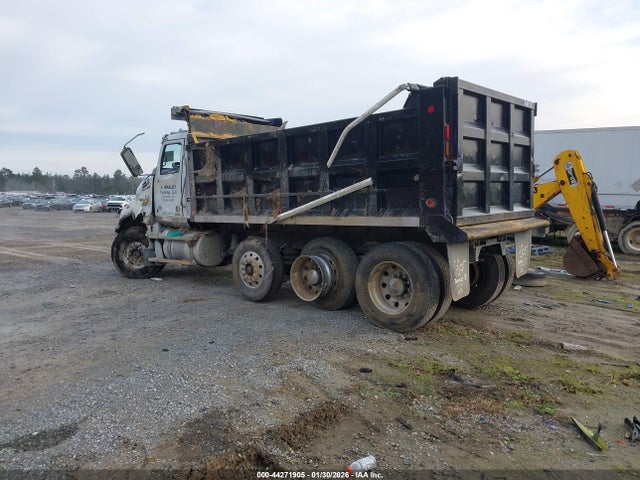 44271905 :رقم المزاد ، 5KKMAVDV9LLLX3220 vin ، 2020 Western Star 4700 Set Forward Axle مزاد بيع