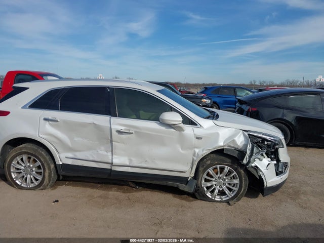 2017 CADILLAC XT5 1GYKNARS6HZ204730 Photo 5