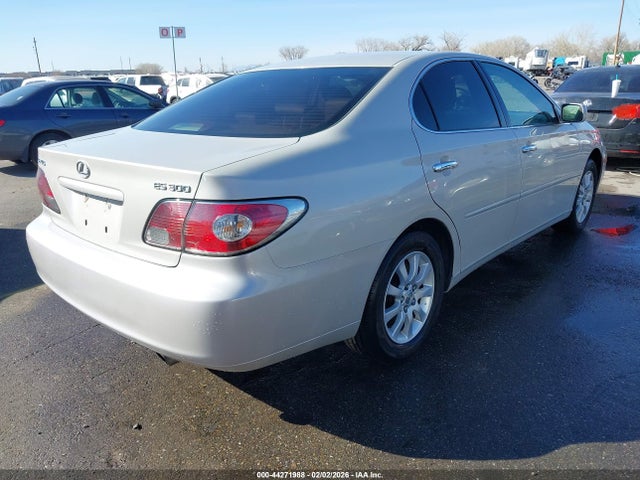 2002 LEXUS ES 300 JTHBF30G325020060 Photo 3