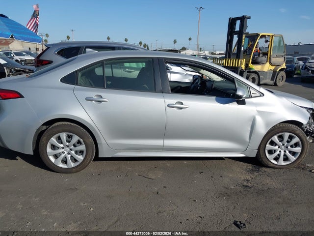 JTDEPMAE3N3025600 Toyota COROLLA LE