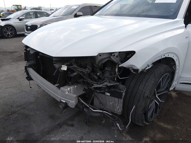 2021 AUDI Q8 WA1EVAF17MD028402 Photo 5
