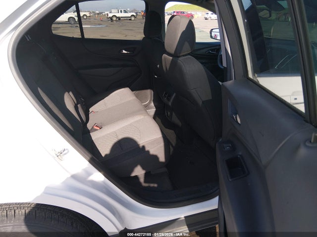 2GNAXJEV5J6188587 Chevrolet EQUINOX LT