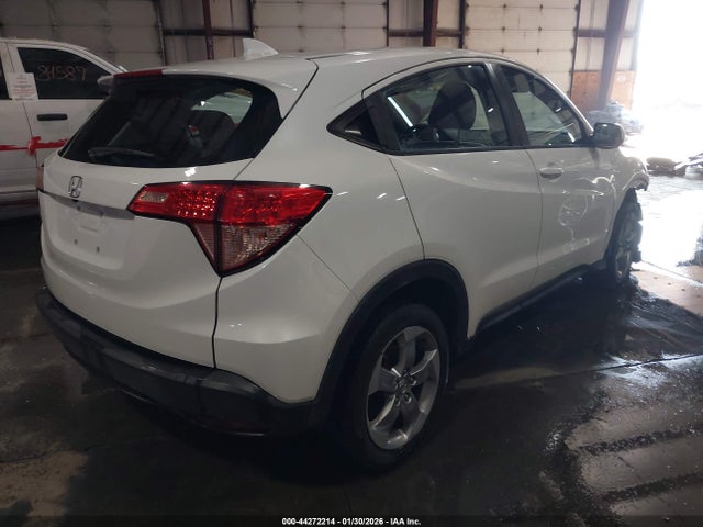 2018 HONDA HR-V 3CZRU5H35JM711709 Photo 3