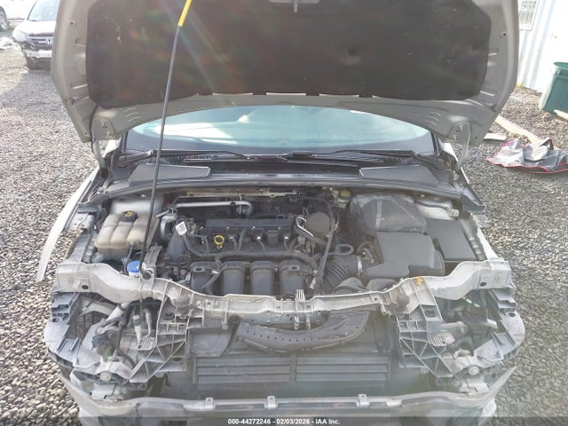 1FADP3K21FL262474 Ford FOCUS SE