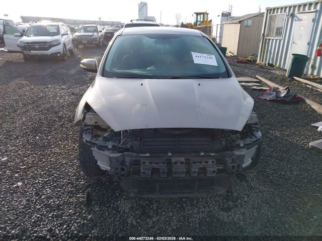1FADP3K21FL262474 Ford FOCUS SE