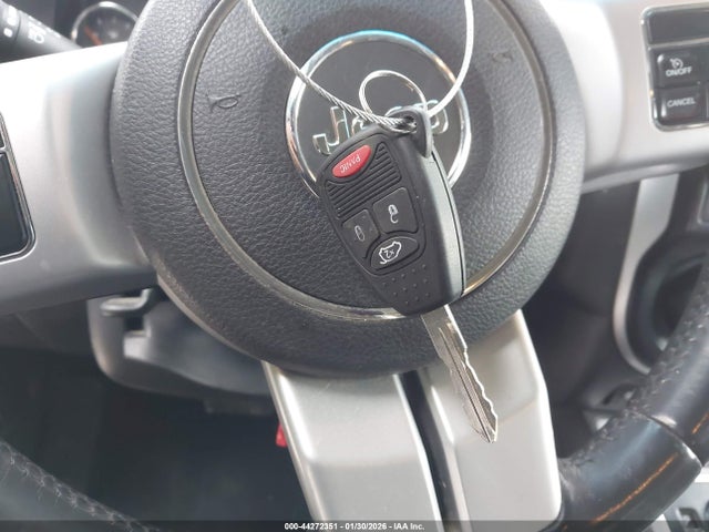 1C4NJDEB1GD646039 Jeep Compass Latitude