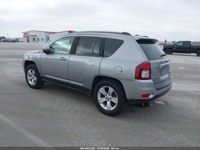 1C4NJDEB1GD646039 Jeep Compass Latitude
