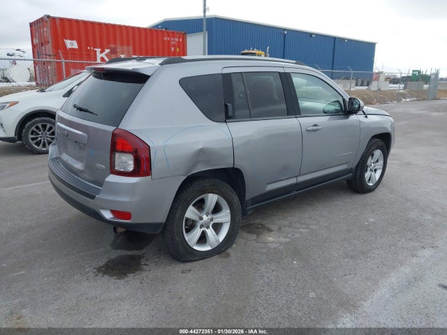 1C4NJDEB1GD646039 Jeep Compass Latitude