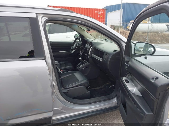 1C4NJDEB1GD646039 Jeep Compass Latitude