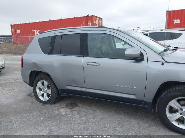 1C4NJDEB1GD646039 Jeep Compass Latitude