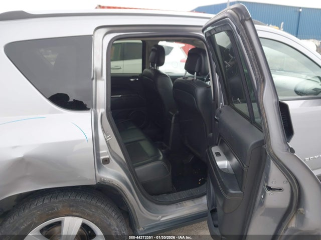 1C4NJDEB1GD646039 Jeep Compass Latitude
