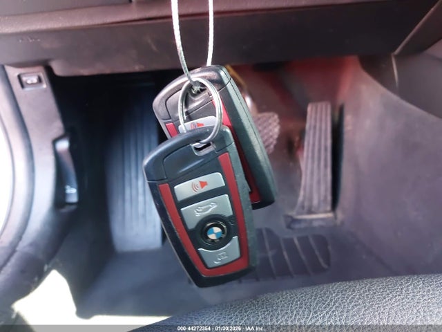 WBA8B9G5XJNU96929 BMW 330I