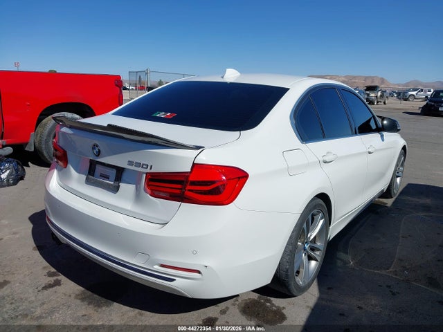 WBA8B9G5XJNU96929 BMW 330I