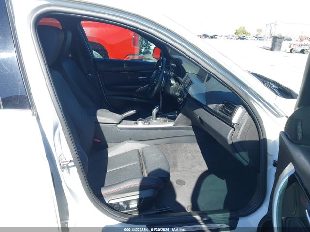 WBA8B9G5XJNU96929 BMW 330I
