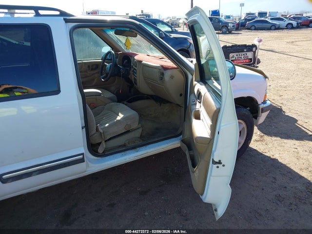 2000 CHEVROLET BLAZER 1GNDT13WXY2220915 Photo 4